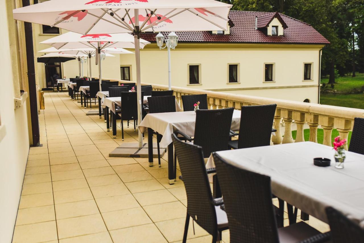 Hotel Zámek Kamenný Dvůr Kynsperk nad Ohri Esterno foto