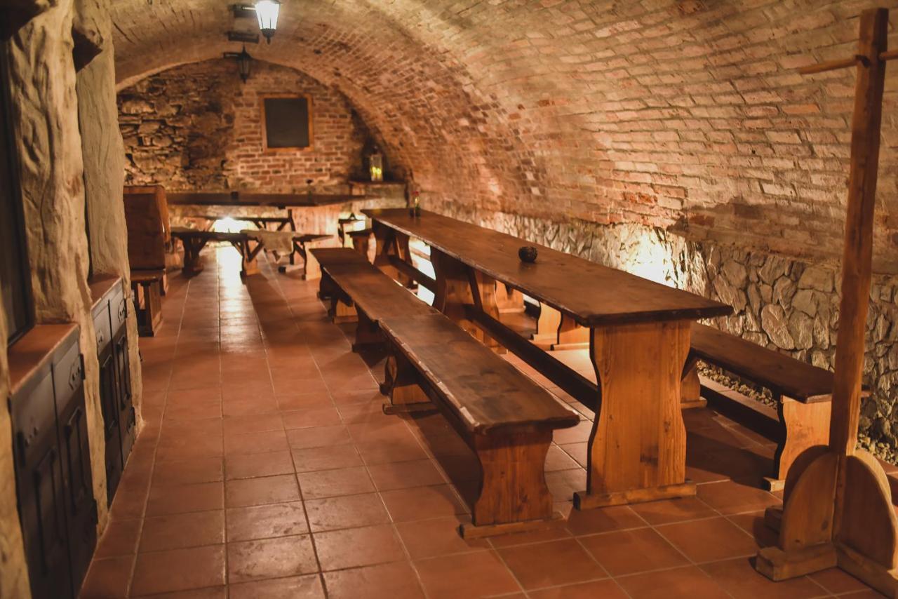 Hotel Zámek Kamenný Dvůr Kynsperk nad Ohri Esterno foto